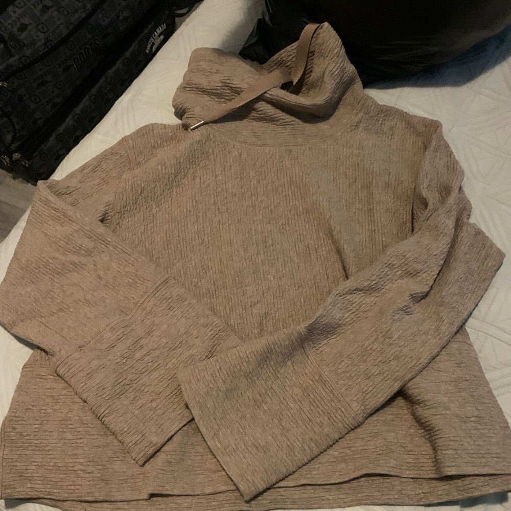 EUC Lululemon Funnel neck sweater